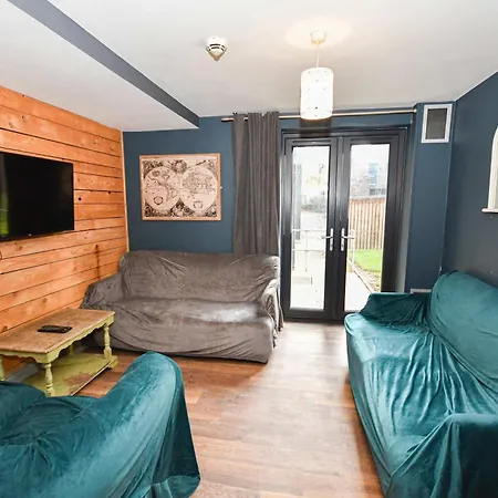 Apartment Large 8 Bedroom Budget In Headingley *