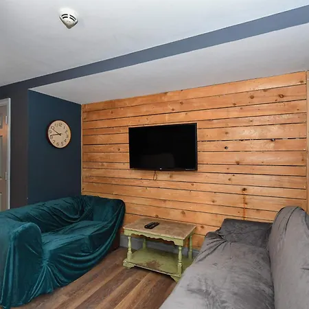 Apartment Large 8 Bedroom Budget In Headingley Leeds (West Yorkshire)