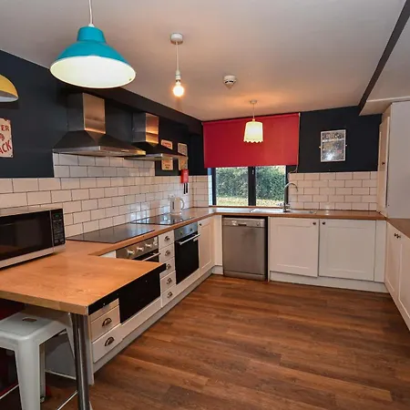 Apartment Large 8 Bedroom Budget In Headingley