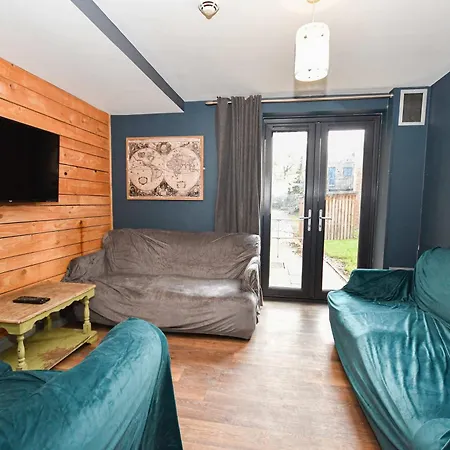 Apartment Large 8 Bedroom Budget In Headingley *