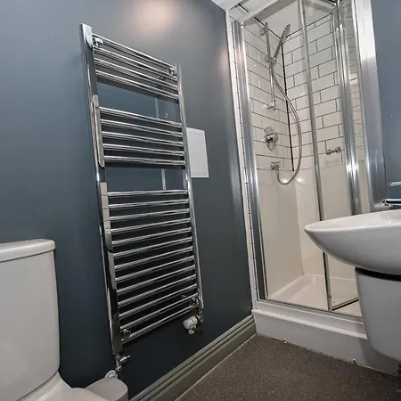 Apartment Large 8 Bedroom Budget In Headingley